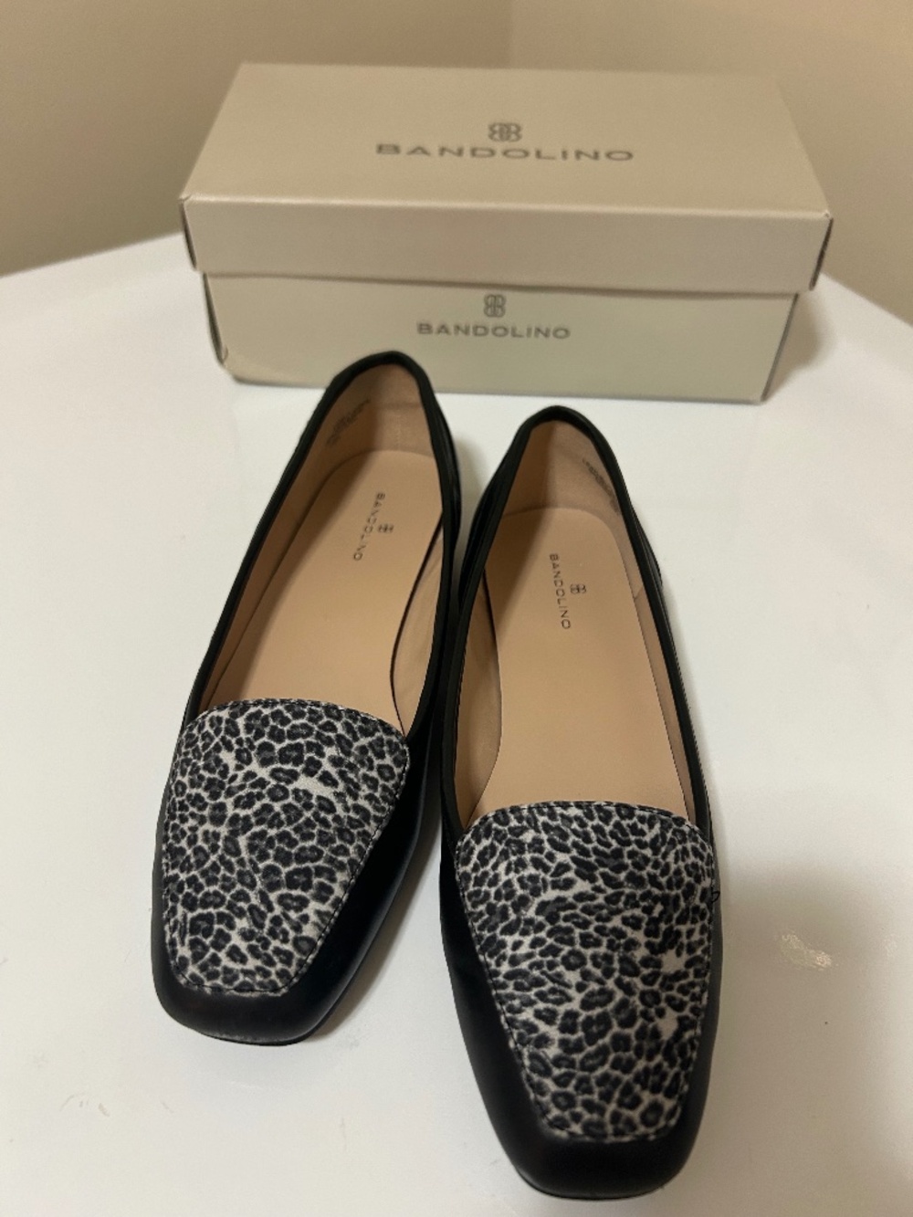 Bandolino flats